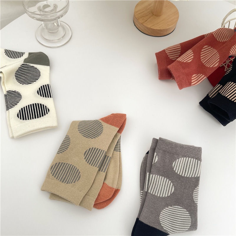 Đôi Vớ Họa Tiết Chấm Bi Thời Trang Sành Điệu Cho Nữ