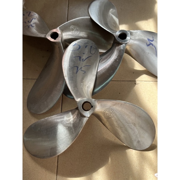 Chân vịt inox 5 tấc chạy trái chân vịt inox 316 3 cánh