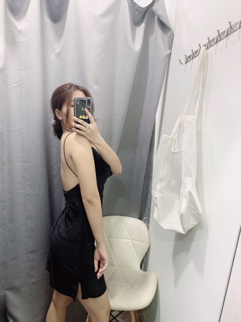 Đầm nhung hai dây xẻ chân váy - Lilo Dress | BigBuy360 - bigbuy360.vn