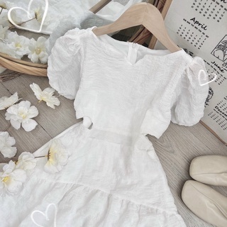 Đầm Ren Bi Tay Bồng Khoét Sau Cực Quyến Rũ