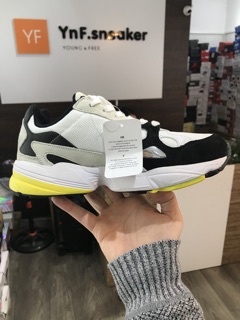 ADIDAS FALCON