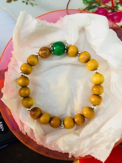 Vòng dâu tằm cho bé