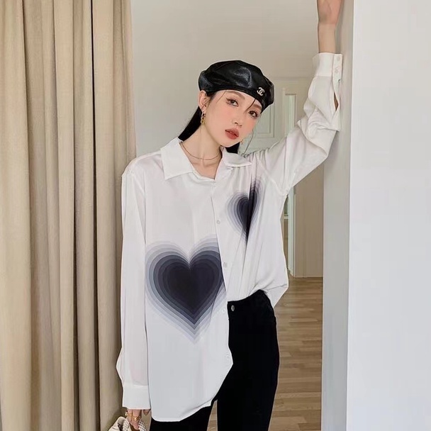 【ZHELIHANGFEI】Áo Sơ Mi Tay Ngắn Dáng Rộng In Họa Tiết Trái Tim Xinh Xắn Dễ Phối Đồ