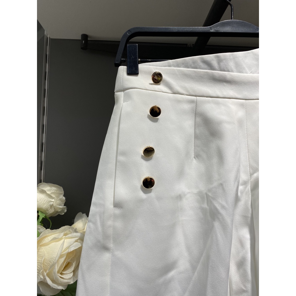 Quần short Vero Moda 3 màu 4 nút vàng