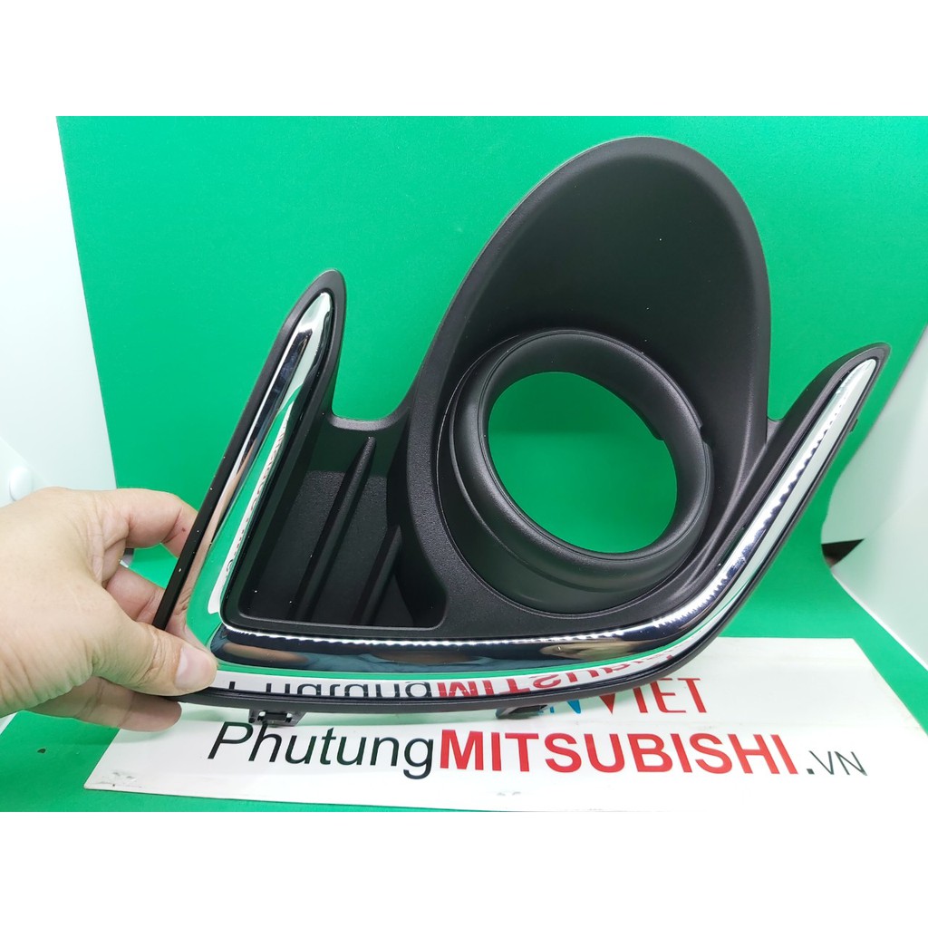 Ốp đèn gầm, Ốp đèn sương mù xe Mitsubishi Attrage