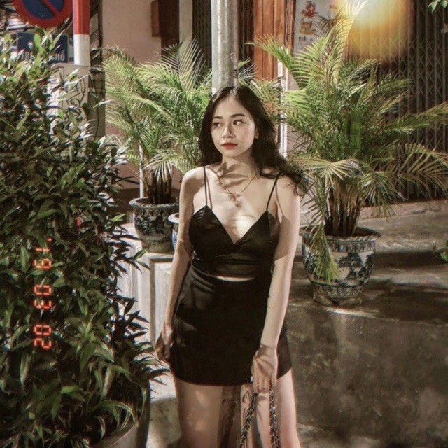 Chân váy chữ A ngắn, lưng cao, chất umi siêu dày dặn, co giãn 4 chiều | BigBuy360 - bigbuy360.vn