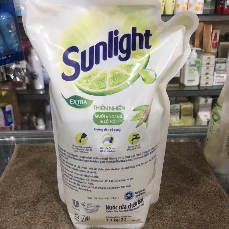 Nước rửa chén Sunlight Extra thiên nhiên muối khoáng và lô hội túi 2.1kg