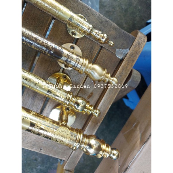 Tay nắm cửa gỗ cửa cổng đồng đúc
