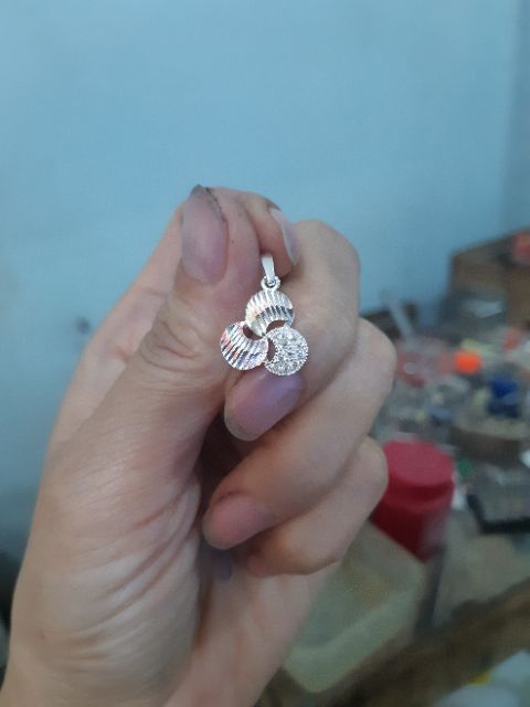 Mặt nữ bạc ta