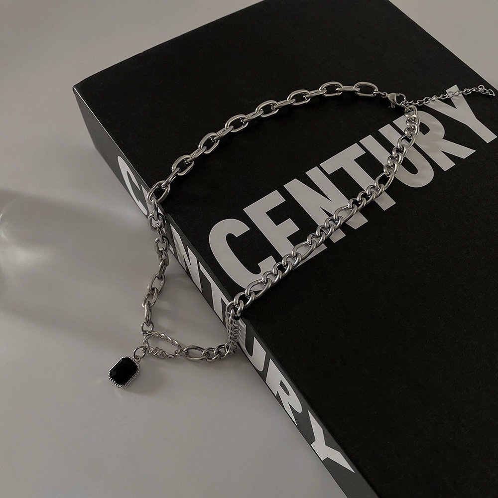 Vòng Cổ Choker Mặt Vuông Màu Đen Đính Đá Zircon Ngọt Ngào Thời Trang Cho Nữ