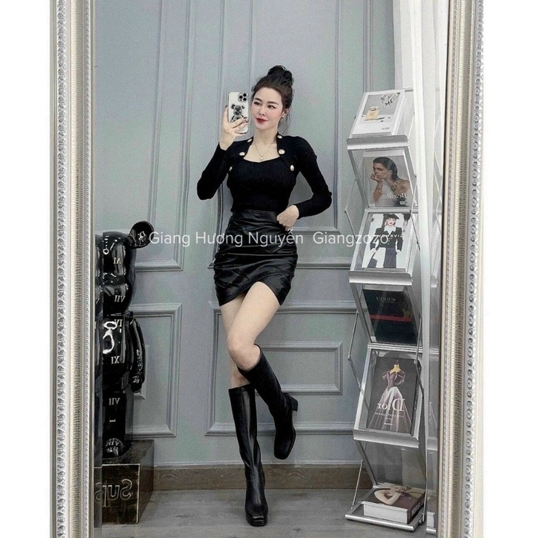 Áo kiểu cổ vuông phối Nút