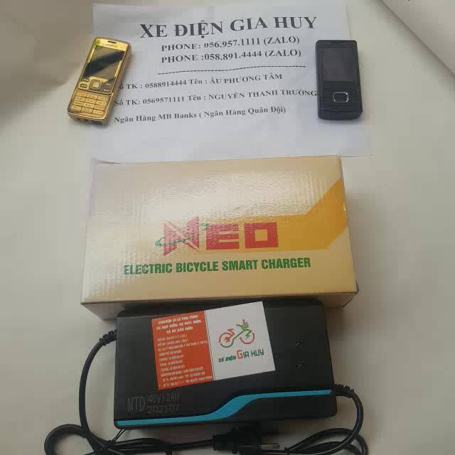 [VIDEO THẬT] Sạc Xe Đạp Điện 48V 12-14AH XE ĐIỆN HUY | BigBuy360 - bigbuy360.vn