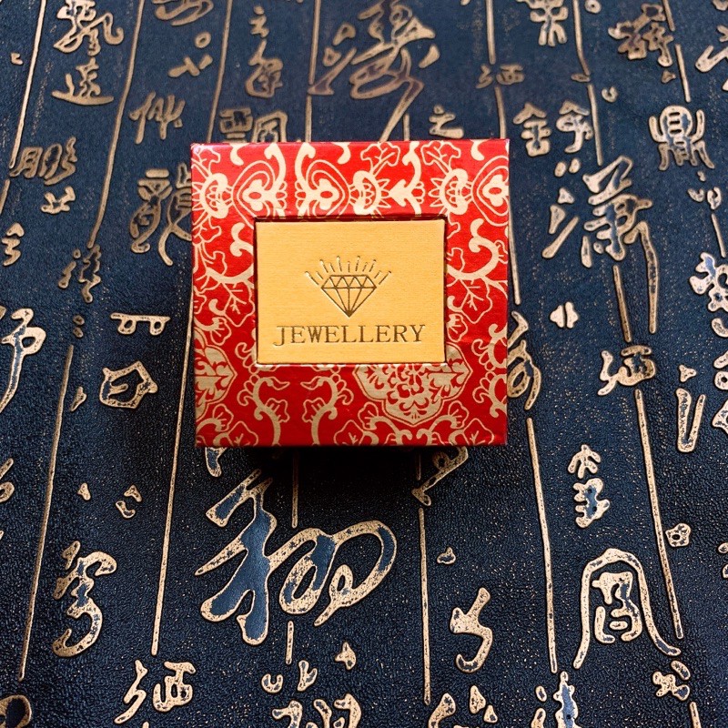 Hộp nhẫn 6x6,5cm nắp gập sang trọng