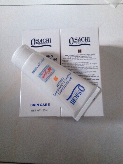 Sữa rữa mặt làm sáng da cao cấp osachi