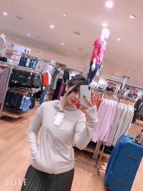 Áo chống nắng UNIQLO | BigBuy360 - bigbuy360.vn