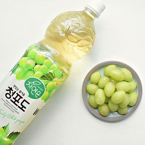 Nước trái cây Woongjin chai lớn 1.5 lít