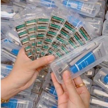 Bộ dao cạo râu tặng kèm kem cạo và 30 lưỡi tiết kiệm 101621