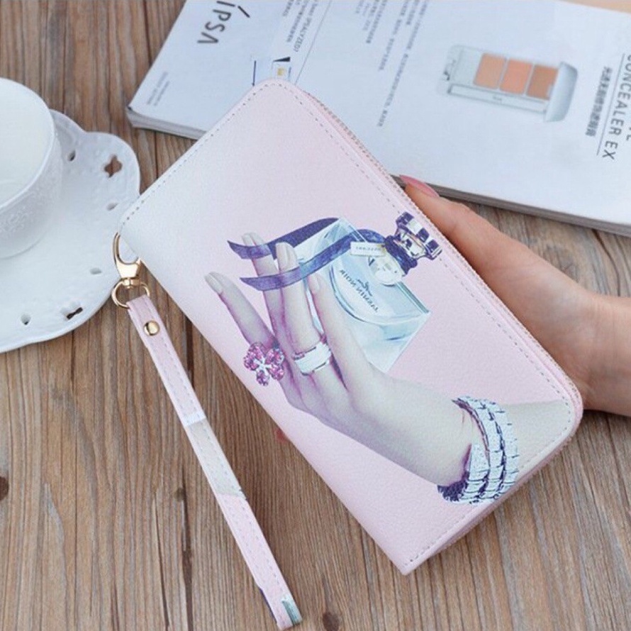 Ví nữ dài cầm tay NEW-0053 phối hoạ tiết và hình mỹ nhân mới lạ, sang trọng, kiểu dáng 2 khóa kéo tiện dụng, bền đẹp