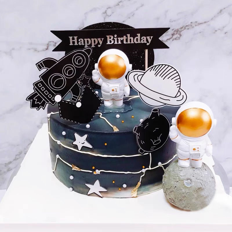 Set trang trí 3 phi hành gia vàng