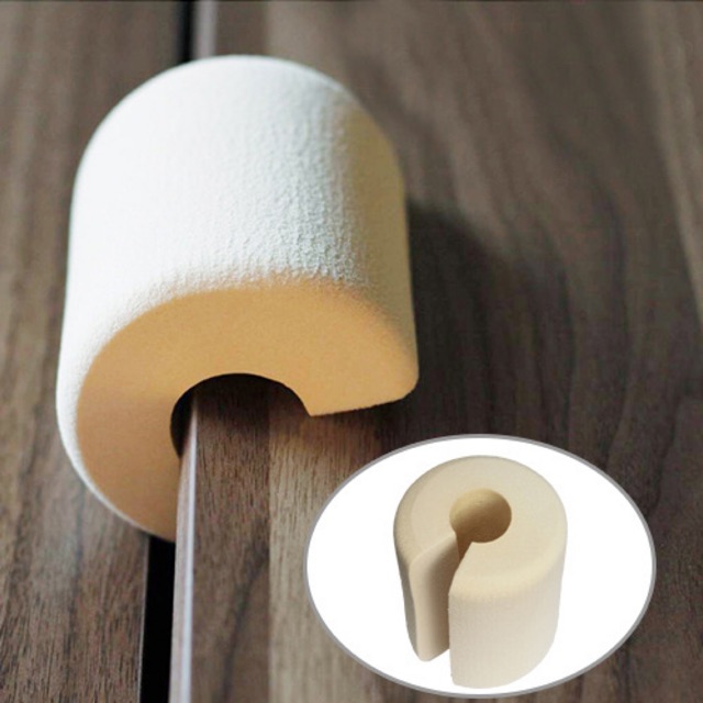 Mút cài cửa chống kẹp tay an toàn cho bé, miếng chặn khe cửa
