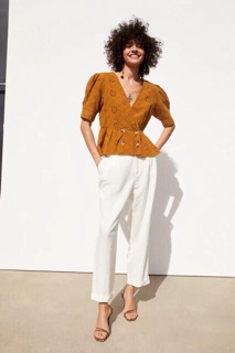 Áo Zara đột lỗ hoa xinh
