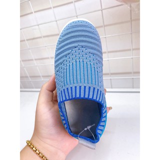 Giày lười cho trẻ em
