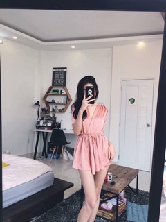 ĐẦM DÁNG XÒE CỔ CHỮ V