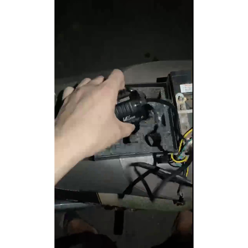 Đèn Trợ sáng L4x Xml2 kính tím, sáng gom