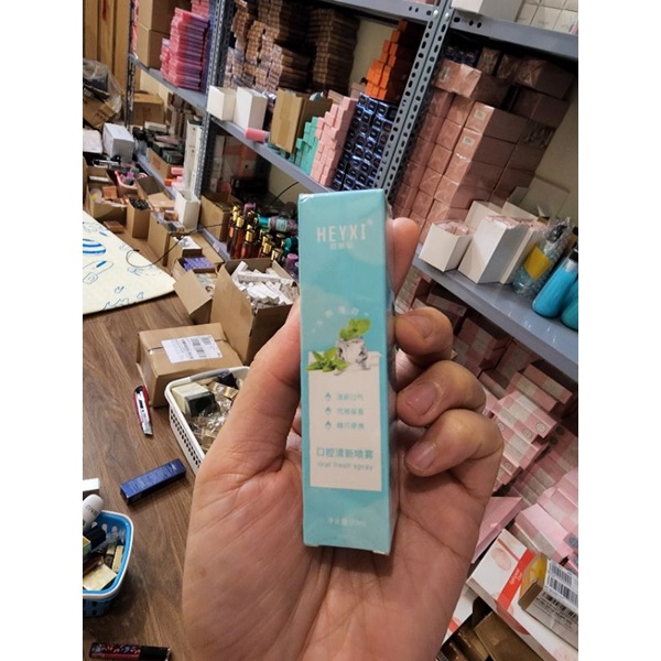 Xịt thơm miệng kháng khuẩn chính hãng nội địa Trung hương bạc hà the mát và đào ngọt