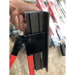 Kìm bấm gân nhôm xingfa, ngon ngọt bấm dễ dàng. - HBmachine.