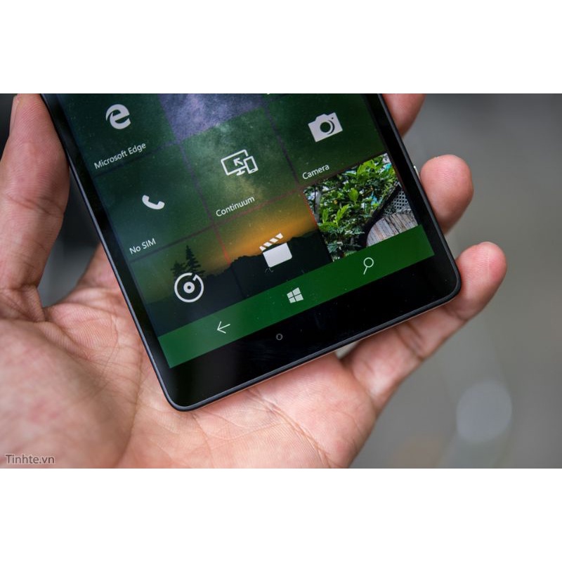 Điện thoại thông minh Microsoft Lumia 950 XL