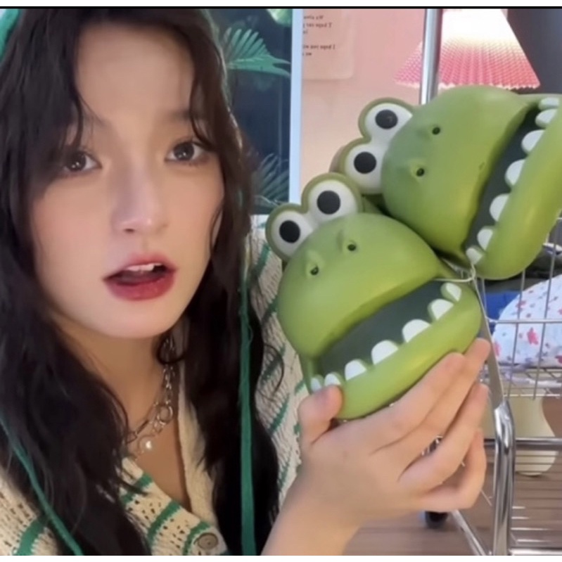 HÀNG CÓ SẴN dép khủng long siêu cute