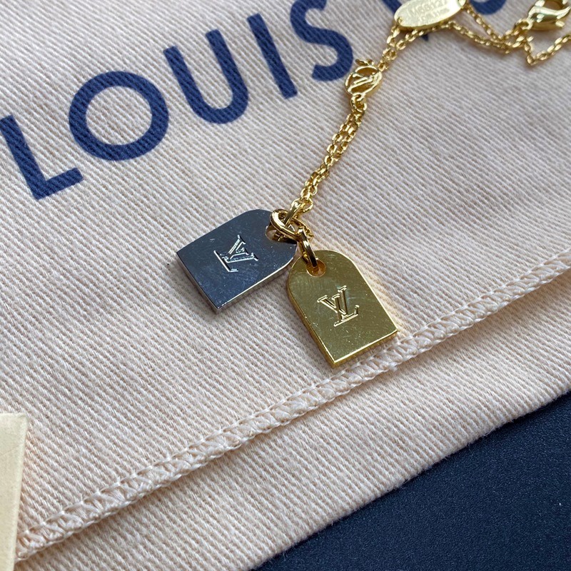 Vòng tay Louis Vuitton bằng thép titan thiết kế đơn giản thời trang Hàn Quốc cho nữ