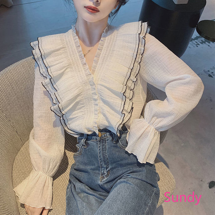 Áo tay loe cổ V phong cách thời trang mùa thu ngọt ngào cho nữ