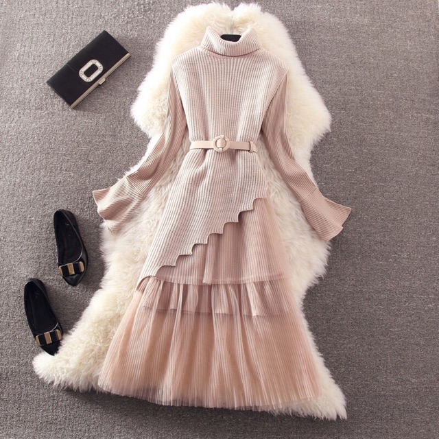 Sat váy len chân lưới mix áo len cổ lọ vạt chéo zic zắc kèm belt xinh lung linh như tiểu thơ luôn nạ 😍😍hồng nude vs be