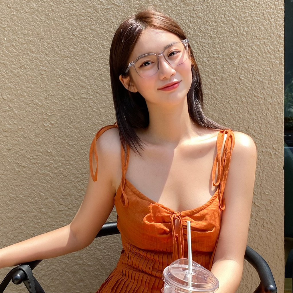 Kính mắt nam nữ Lilyeyewear mắt vuông to chất liệu nhựa dày dặn chắc chắn thời trang 8262 | BigBuy360 - bigbuy360.vn