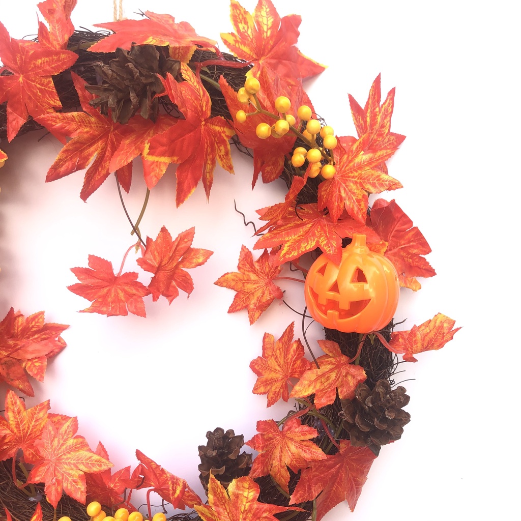 Vòng nguyệt quế treo cửa trang trí Halloween đường kính 40cm với lá phong và bí ngô mẫu MN01