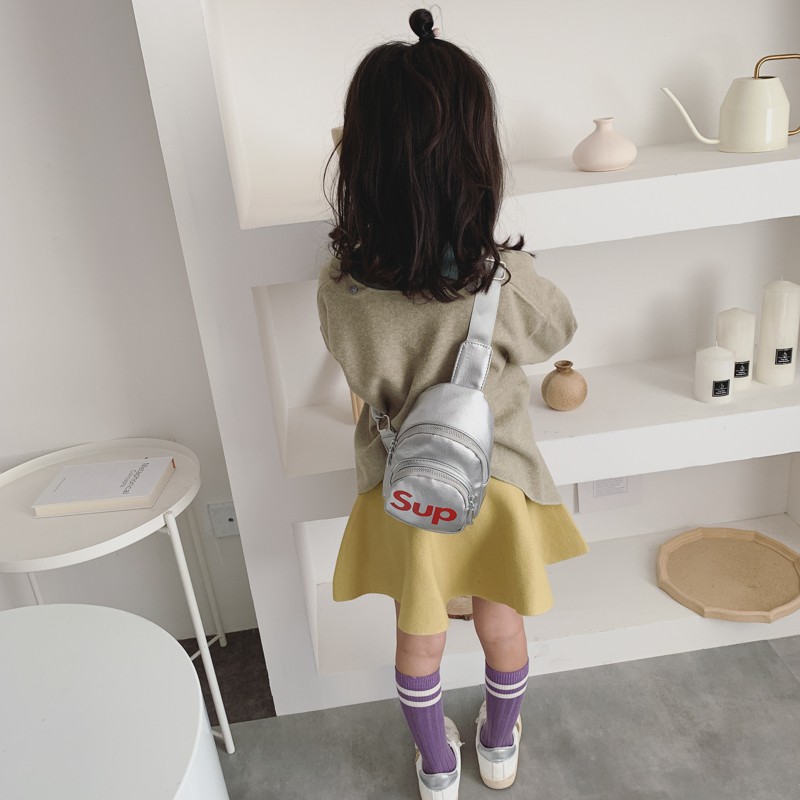 Túi đeo chéo trước ngực kiểu dáng thời trang cho bé