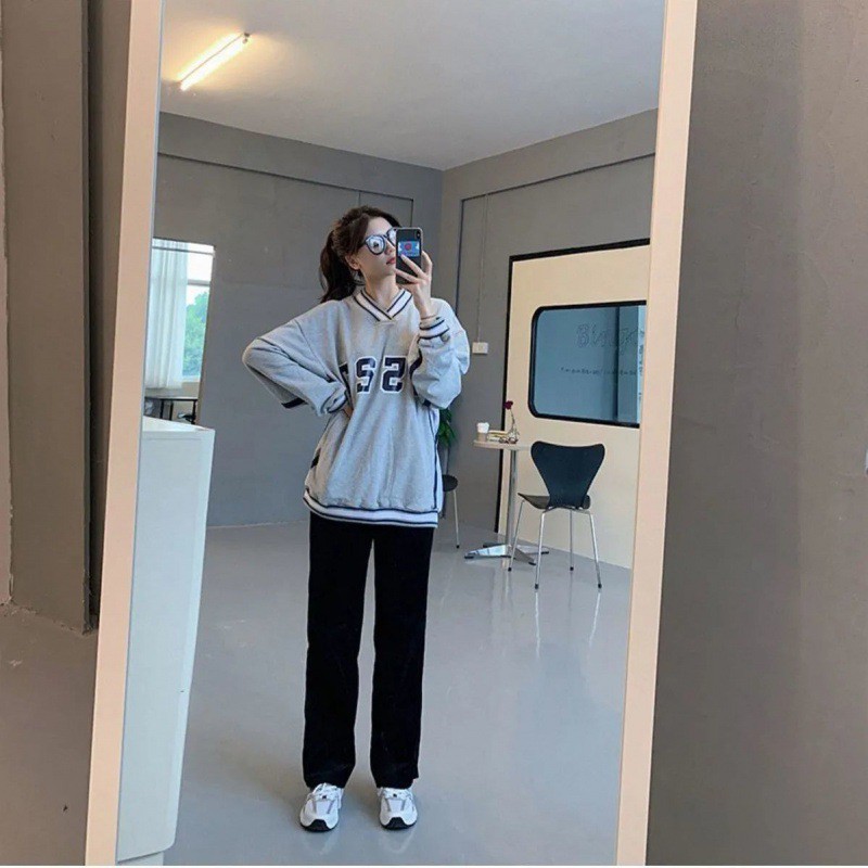 Quần nhung tăm ống suông phong cách Hàn Quốc | BigBuy360 - bigbuy360.vn