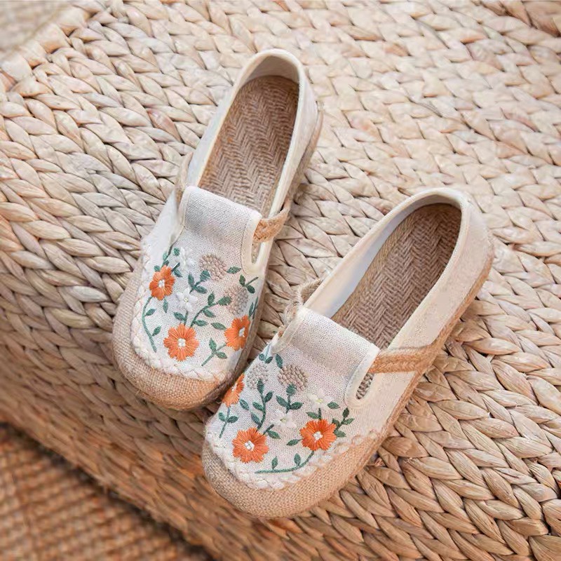 (Hàng quảng châu-taobao) Giày cói phong cách vintage vải canvas thêu hoa lá thổ cẩm đế cao su bền đẹp dễ phối đồ