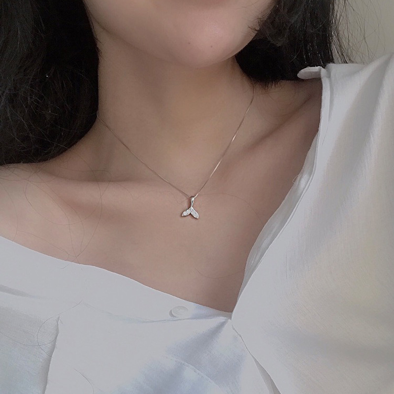 Dây chuyền mặt đuôi cá đính đá tinh xảo thời thượng