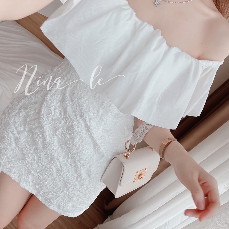 Đầm gấm bệt vai bèo ngực
