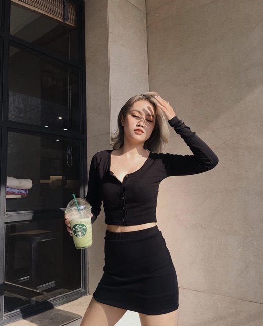 (ảnh thật 100%, hoả tốc)ÁO_CROPTOP_TAY_DÀI_NÚT_BẤM🥑