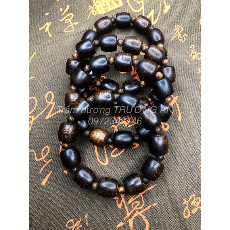 Vòng trầm hương nam lu thống phong thuỷ