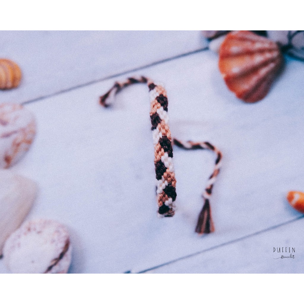 Vòng chỉ handmade Sam