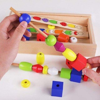 Xâu hạt vào que gỗ theo trật tự thẻ gỗ - có hộp gỗ đựng - giáo cụ Montessori