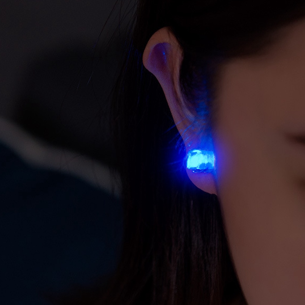 Khuyên tai đính đá zirconia vuông có đèn LED phát sáng độc đáo cho nữ