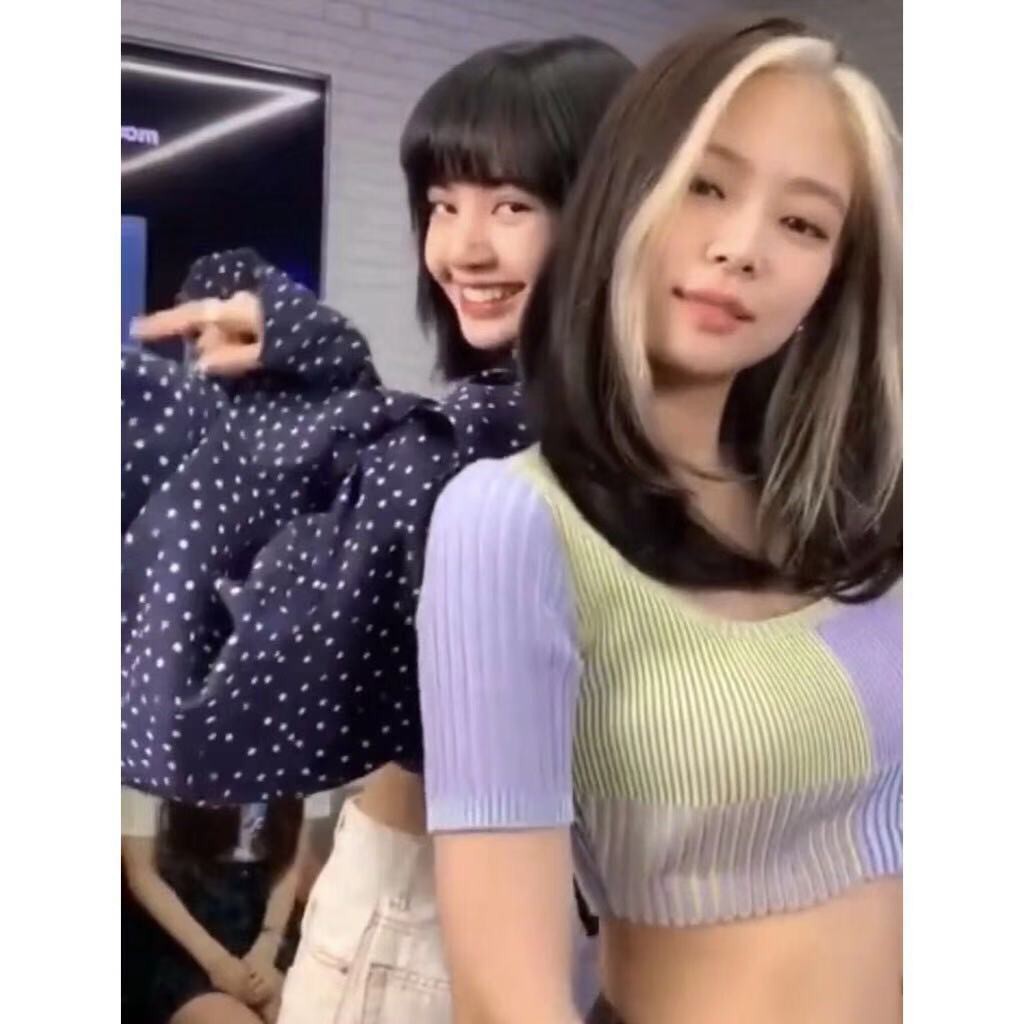 Áo Croptop Dệt Kim Tay Ngắn Màu Tím Phong Cách Blackpink Jennie