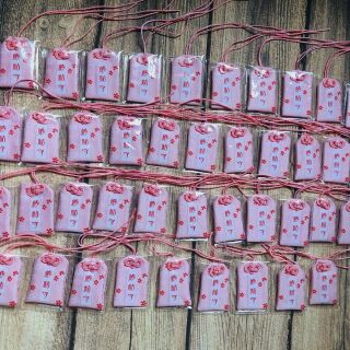 Túi may mắn ngọc nguyễn