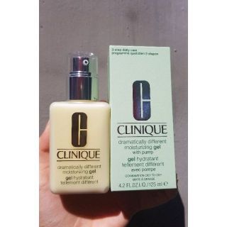 Gel cấp ẩm Clinique có sẵn